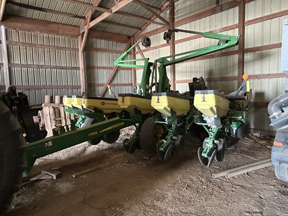 2016 John Deere 1765 Planter