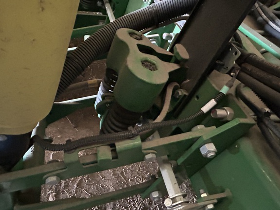 2016 John Deere 1765 Planter