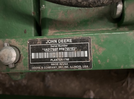 2016 John Deere 1765 Planter