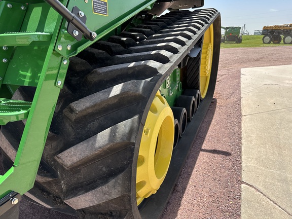 2023 John Deere 9RT 570 Tractor Rubber Track