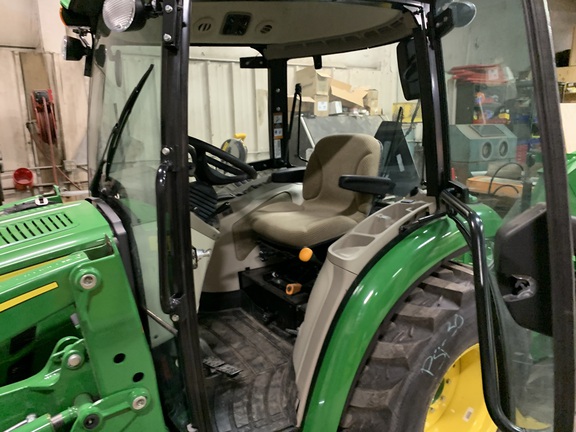 2023 John Deere 3033R Tractor Compact