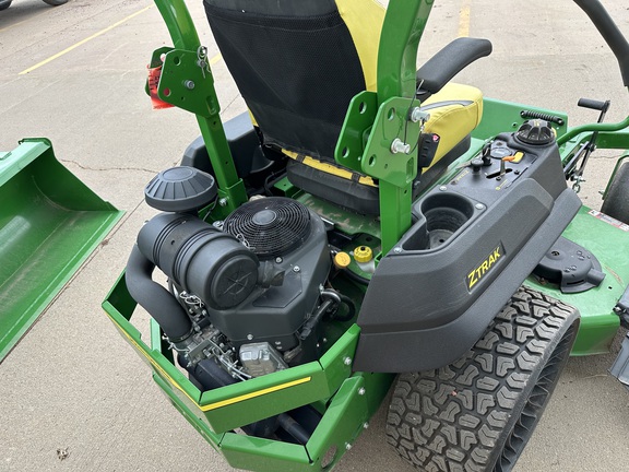 2023 John Deere Z740R Mower/Zero Turn