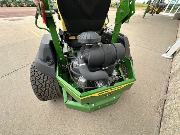 2023 John Deere Z740R Mower/Zero Turn