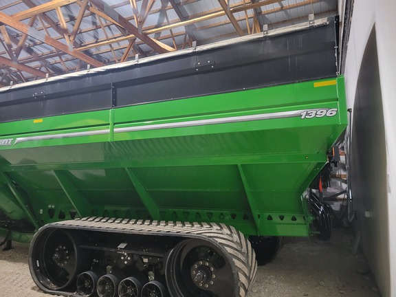 2021 Brent 1396 Grain Cart