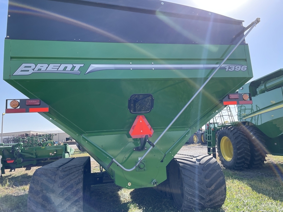 2021 Brent 1396 Grain Cart