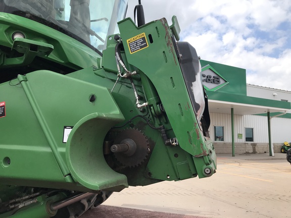 2017 John Deere S680 Combine