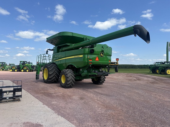 2021 John Deere S790 Combine