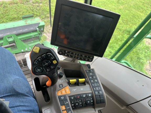 2021 John Deere S790 Combine