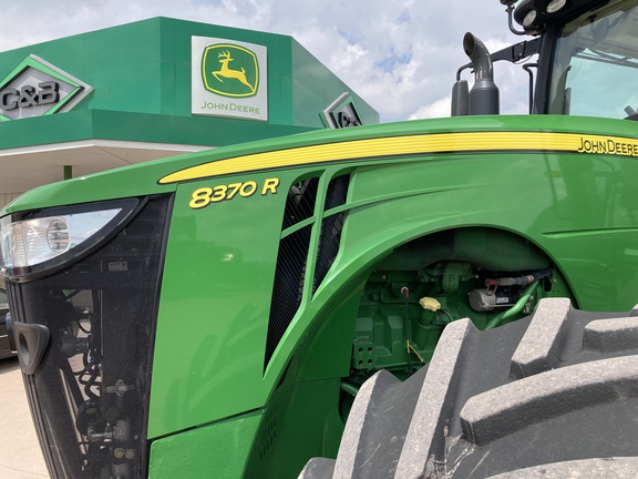 2018 John Deere 8370R Tractor