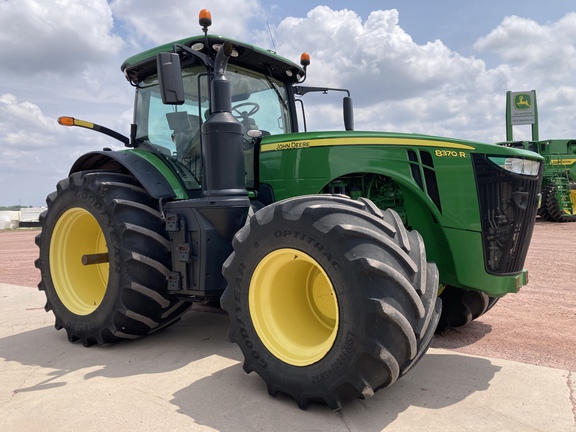 2018 John Deere 8370R Tractor