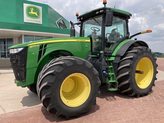 2018 John Deere 8370R Tractor