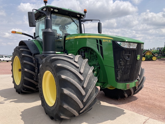 2018 John Deere 8370R Tractor