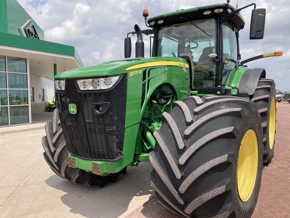 2018 John Deere 8370R Tractor