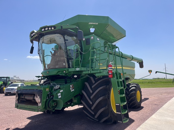 2021 John Deere S790 Combine