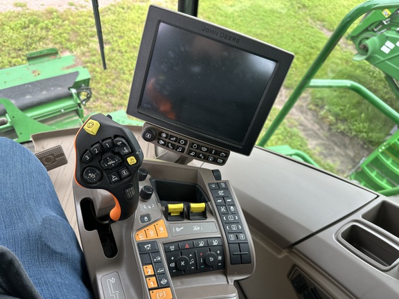 2021 John Deere S790 Combine