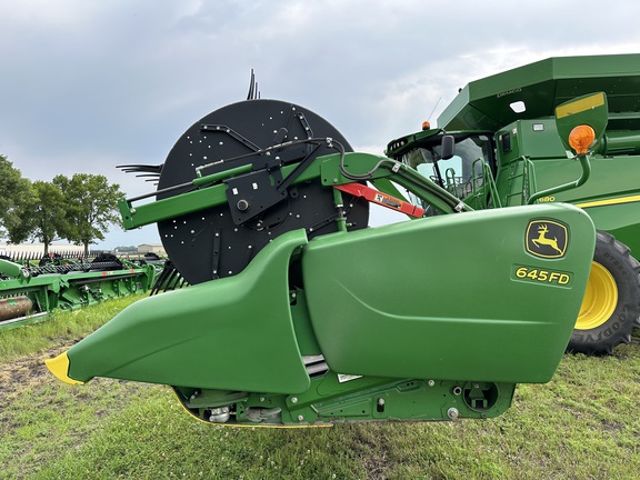 2018 John Deere 645FD Header Combine