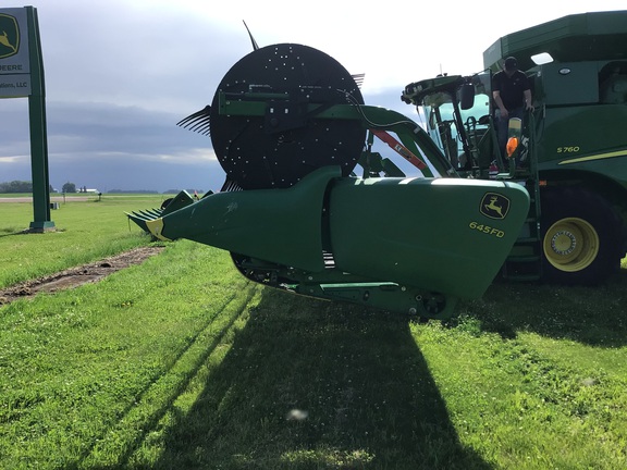 2018 John Deere 645FD Header Combine