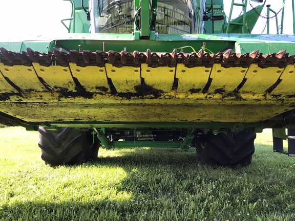 2018 John Deere 645FD Header Combine
