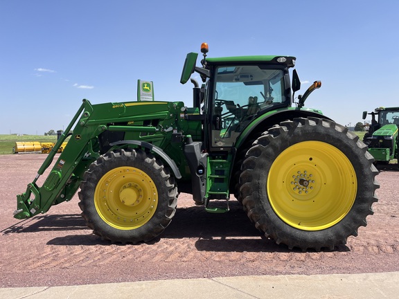 2022 John Deere 6R 175 Tractor