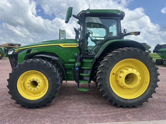 2024 John Deere 8R 370 Tractor