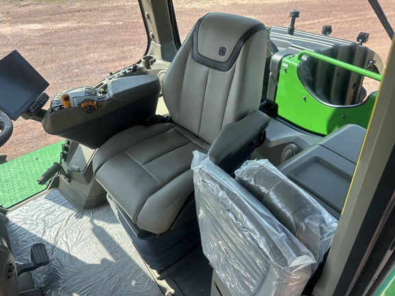 2024 John Deere 9R 640 Tractor 4WD