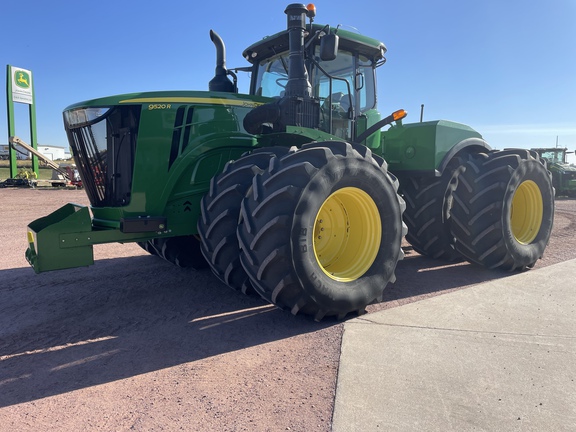 2015 John Deere 9520R Tractor 4WD