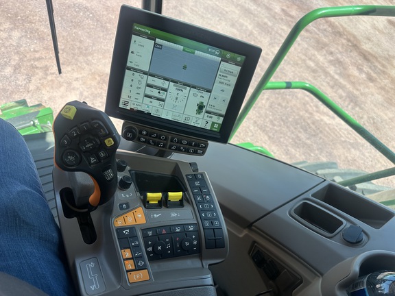 2020 John Deere S780 Combine