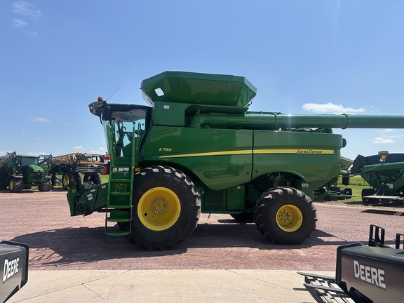 2020 John Deere S780 Combine