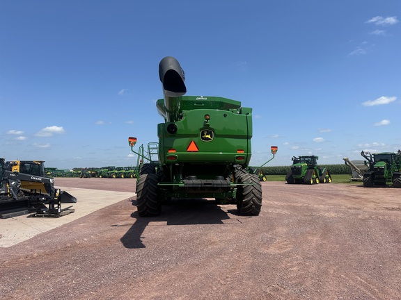 2020 John Deere S780 Combine