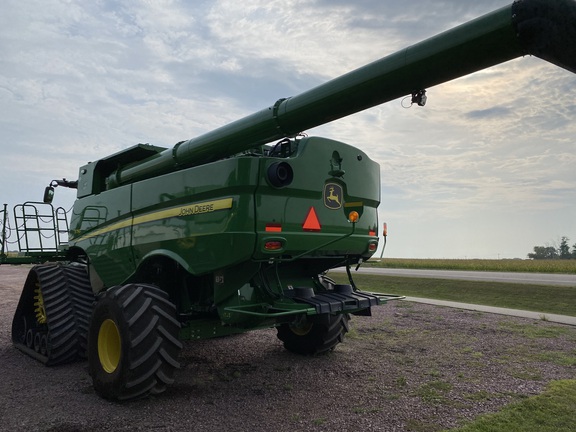 2022 John Deere S790 Combine