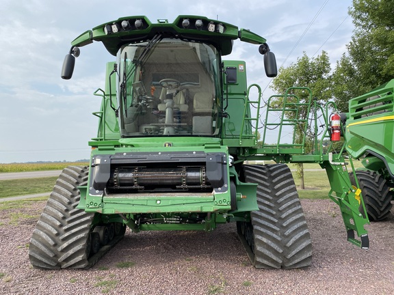 2022 John Deere S790 Combine