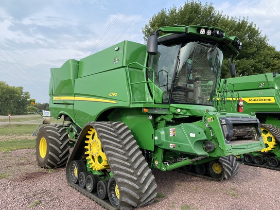 2022 John Deere S790 Combine