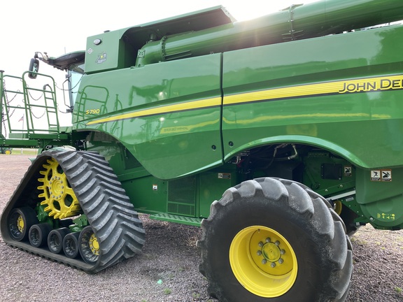 2022 John Deere S790 Combine