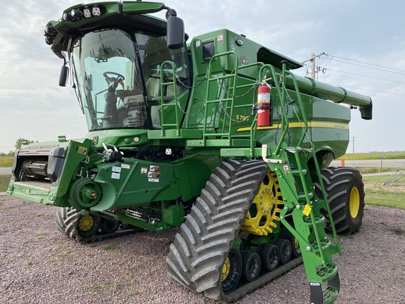 2022 John Deere S790 Combine