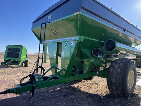 2014 Unverferth 1082 Grain Cart