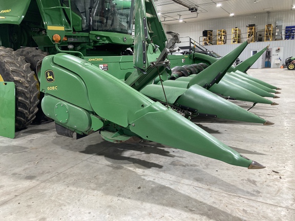 2010 John Deere 608C StalkMaster Header Corn Head