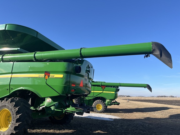 2022 John Deere S780 Combine