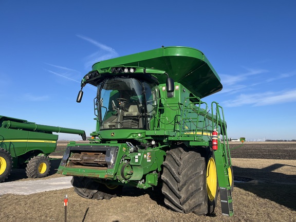 2022 John Deere S780 Combine