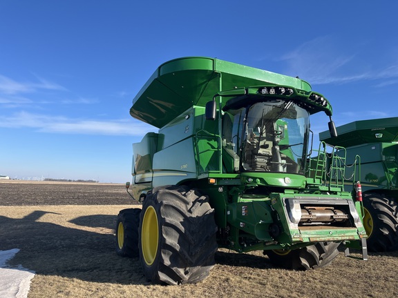 2022 John Deere S780 Combine