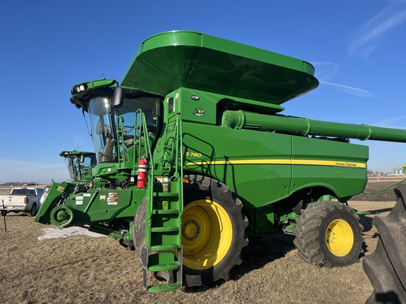 2022 John Deere S780 Combine