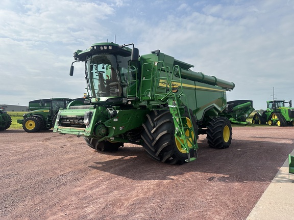 2024 John Deere X9 1100 Combine