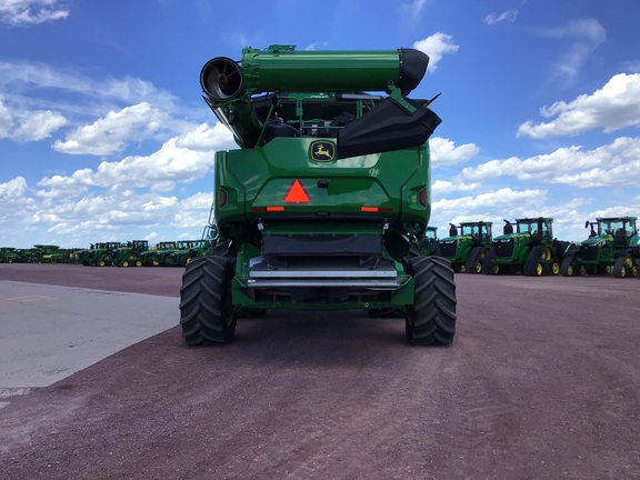 2024 John Deere X9 1100 Combine