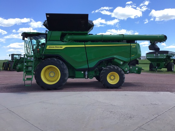 2024 John Deere X9 1100 Combine