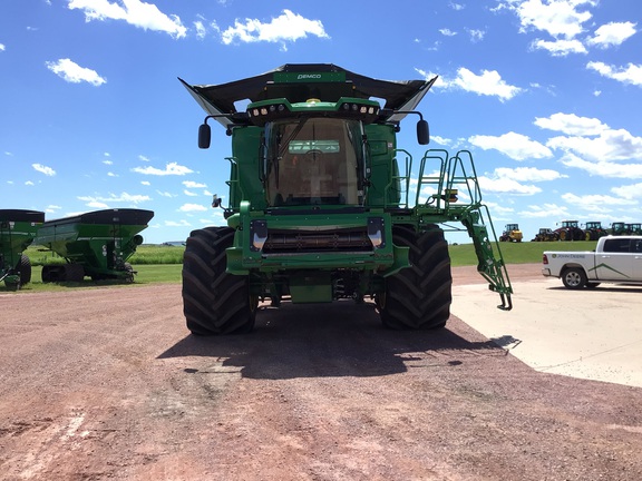 2024 John Deere X9 1100 Combine