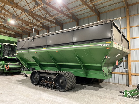 2014 Brent 2096 Grain Cart