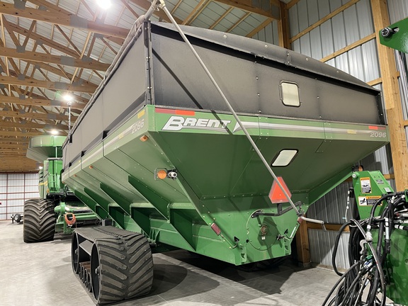 2014 Brent 2096 Grain Cart