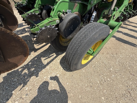 2004 John Deere 1790 Planter