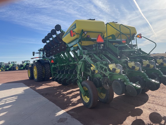 2004 John Deere 1790 Planter