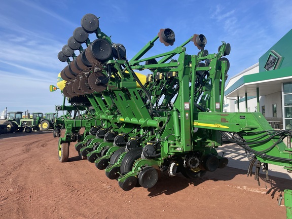 2004 John Deere 1790 Planter