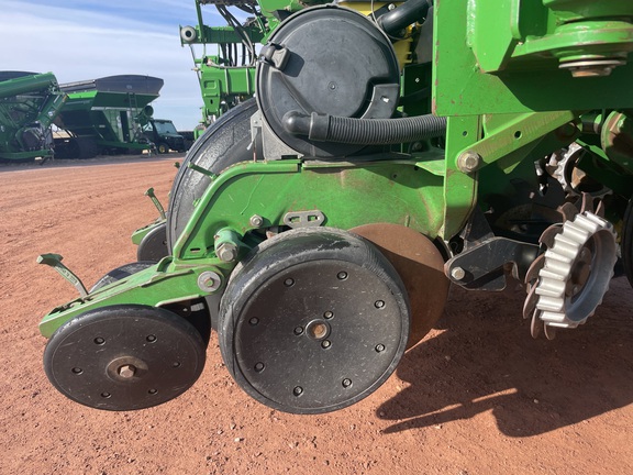 2004 John Deere 1790 Planter